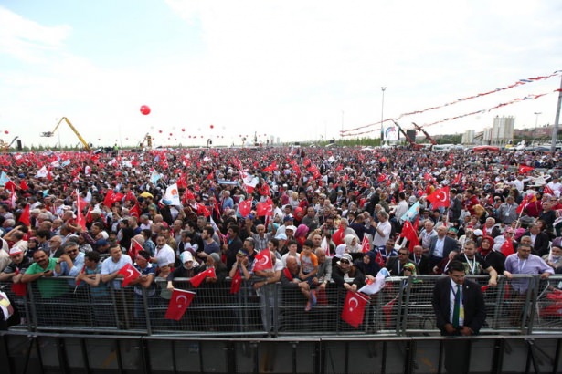 Fetih Şöleni'nde mahşeri kalabalık
