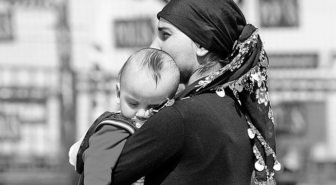 Acıları tazelenen madenci yakınlarının gözyaşları sel oldu
