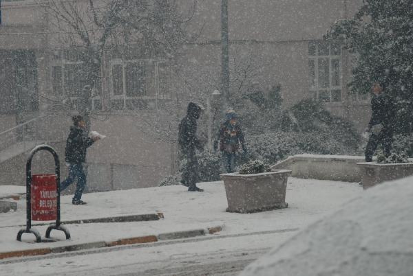 O ilimize 8 yıl sonra kar yağdı