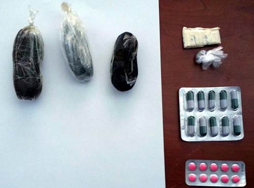Uyuşturucuyu midesine sakladı, polisten kaçamadı