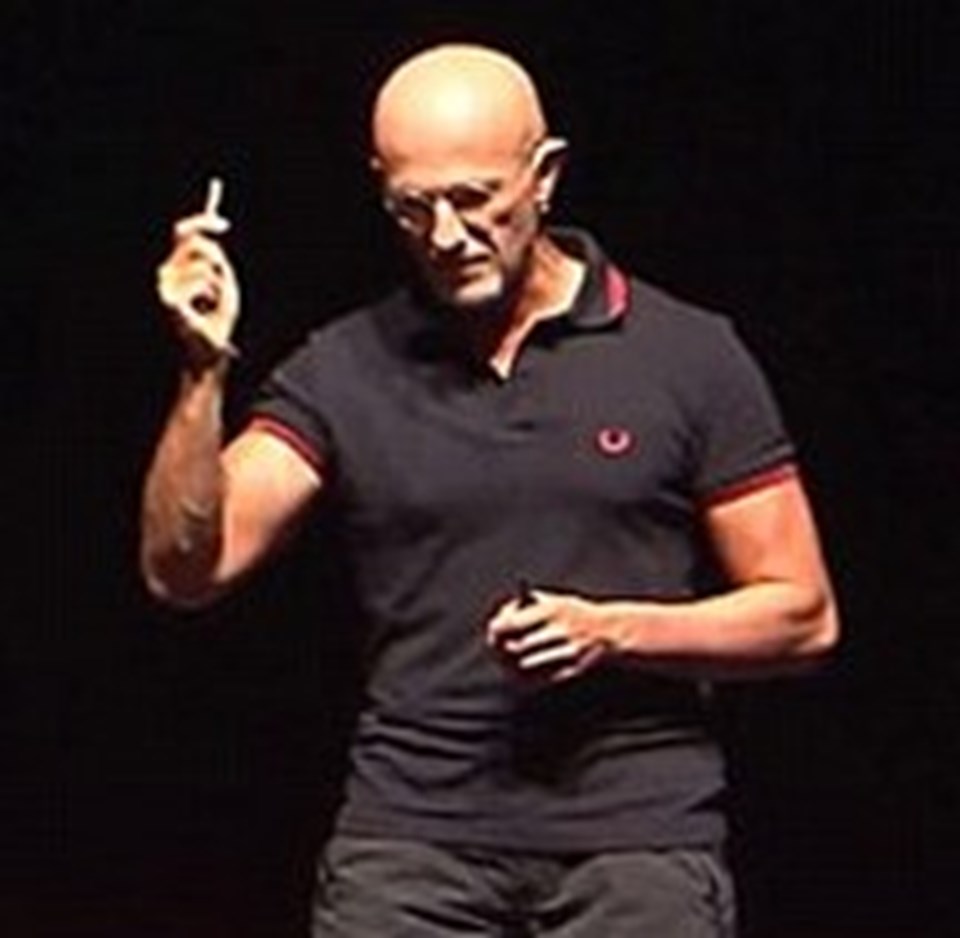 Gönüllü olarak kafasının kesilmesini istiyor