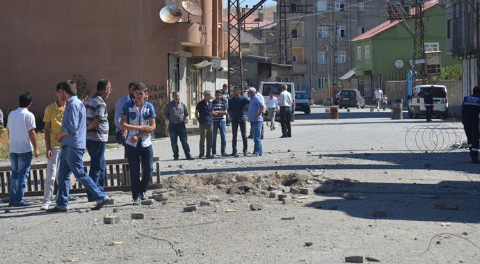 Yüksekova'da polise bombalı saldırı