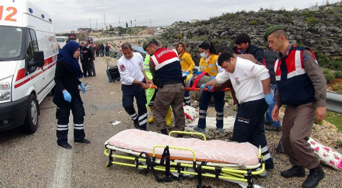 Mersin'de feci kaza: 1 ölü, 4 yaralı