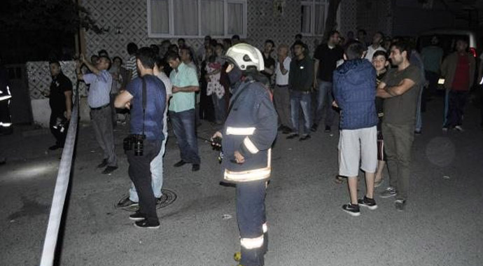 Gaziosmanpaşa'da 5 katlı bina yan yattı