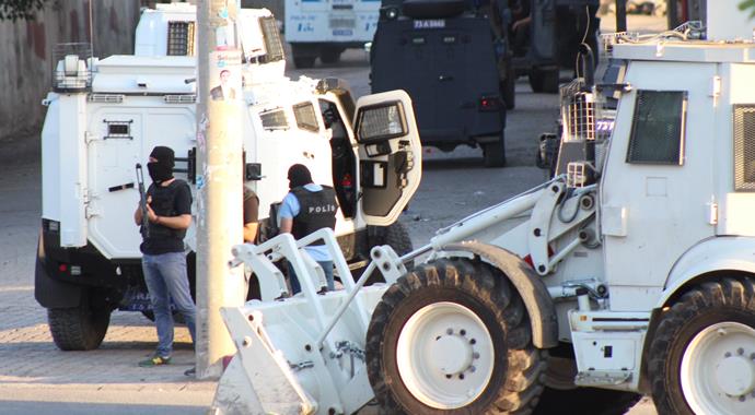 Şırnak'ta gece boyunca silah sesleri yankılandı