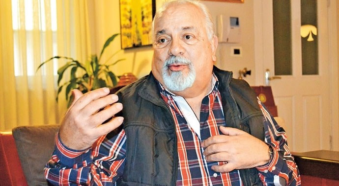 Ünlü tiyatro oyuncusu Zeki Alasya vefat etti! (ZEKİ ALASYA KİMDİR)