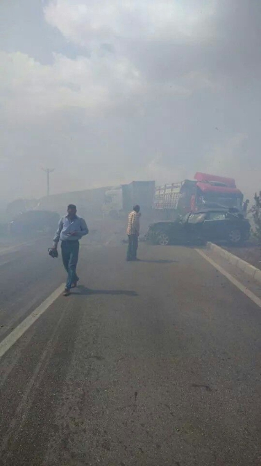 Adana'da ot yangını zincirleme kazaya sebep oldu, tam 10 araç!..