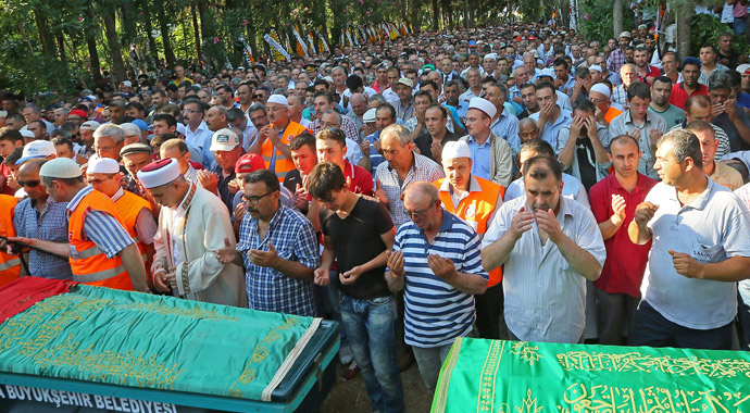 Bir  köy 15 cenaze!