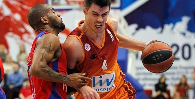 Galatasaray'da bir ayrılık daha!