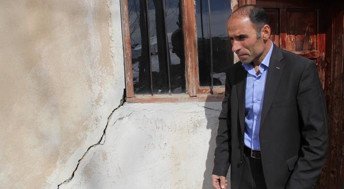 Heyelan tehlikesi onları evlerinden etti!