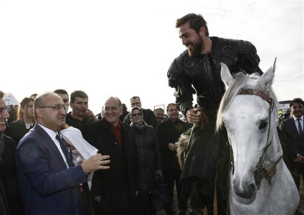Yalçın Akdoğan 'Diriliş' dizisinin setinde
