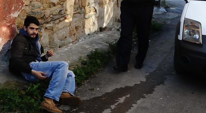 Bonzai'nin üstüne tiner çeken 2 kişi hastaneye kaldırıldı