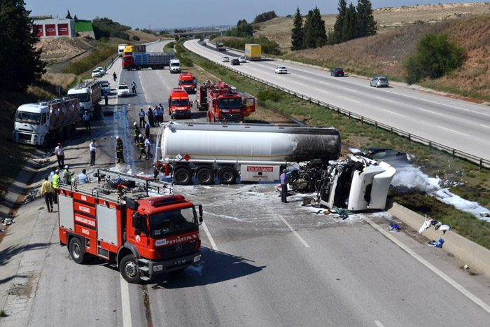 Adana'da zincirleme kaza: çok sayıda yaralı var