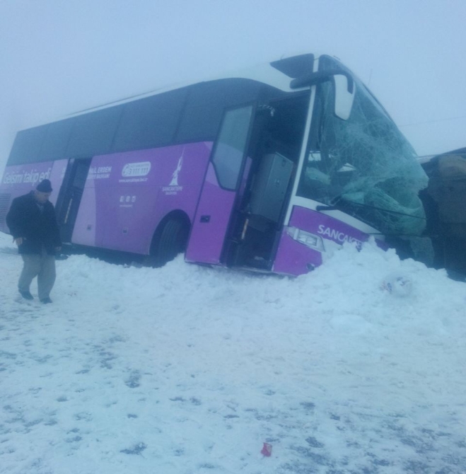 Çorum'da feci kaza: 27 yaralı