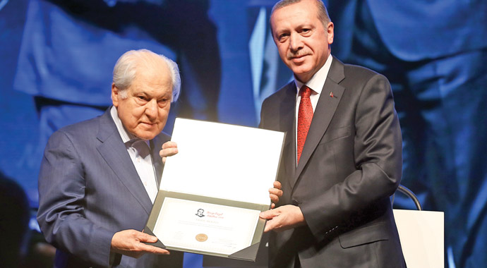 Necip Fazıl'ın anısına Edebiyat ödülleri verildi