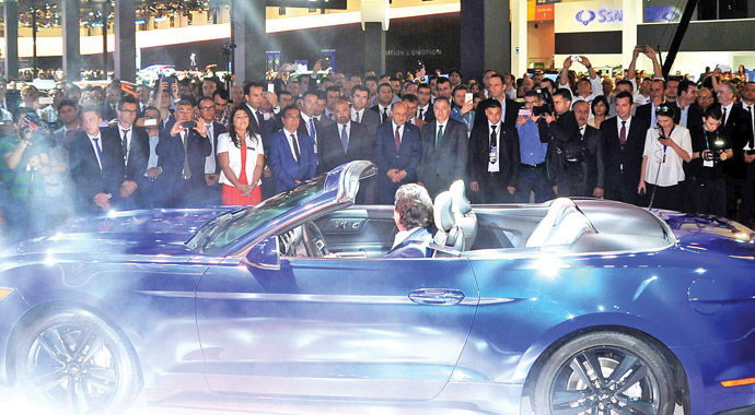 Örtülerini İstanbul'da açtılar