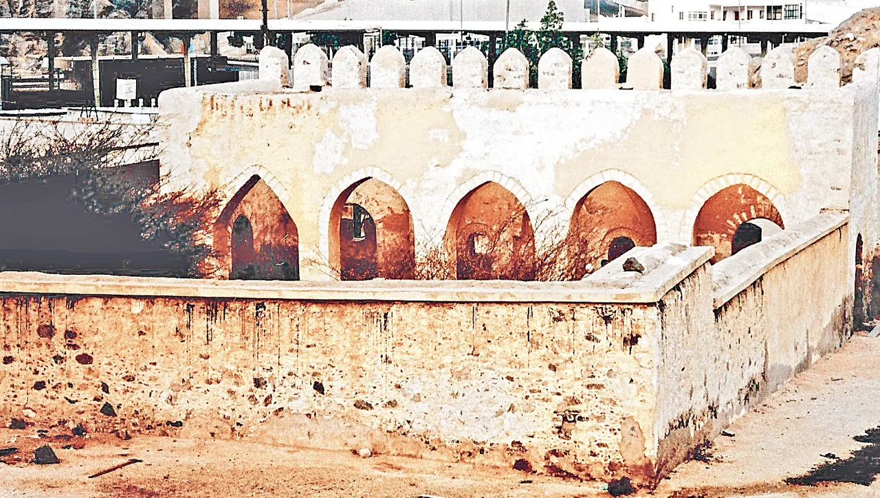 Akabe biatının yapıldığı yerde inşa edilen Mescid-i Bey’a.