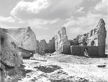 Hadis ve fıkıh âlimi, Büyük Selçuklu Devleti sultanlarından Alparslan ve oğlu Melikşah'ın veziri, büyük devlet adamı.