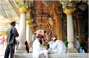 Hindistan'da yetişen evliyadan ve Çeştiyye yolunun büyüklerinden