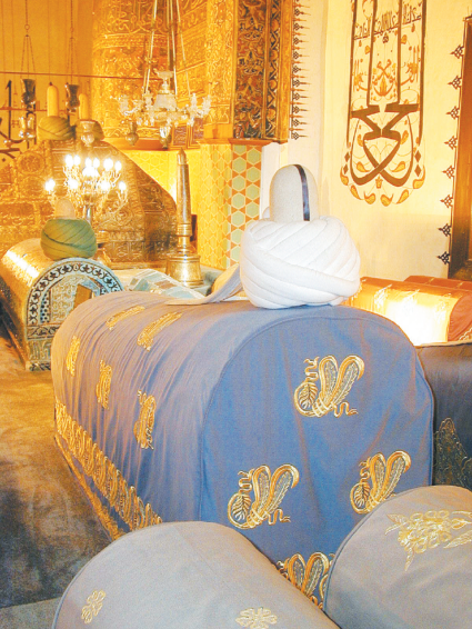 Mevlevîyye yolunun büyüklerinden.