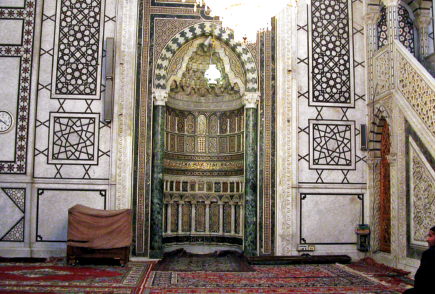 Evliyanın büyüklerinden ve Şafiî mezhebi fıkıh âlimi.