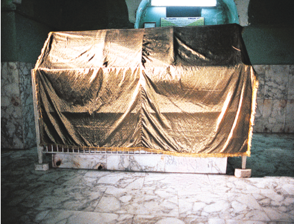 Halife Harun Reşid zamanında yaşayan meczup (Allah aşkının sarhoşu) ve velî bir zat.