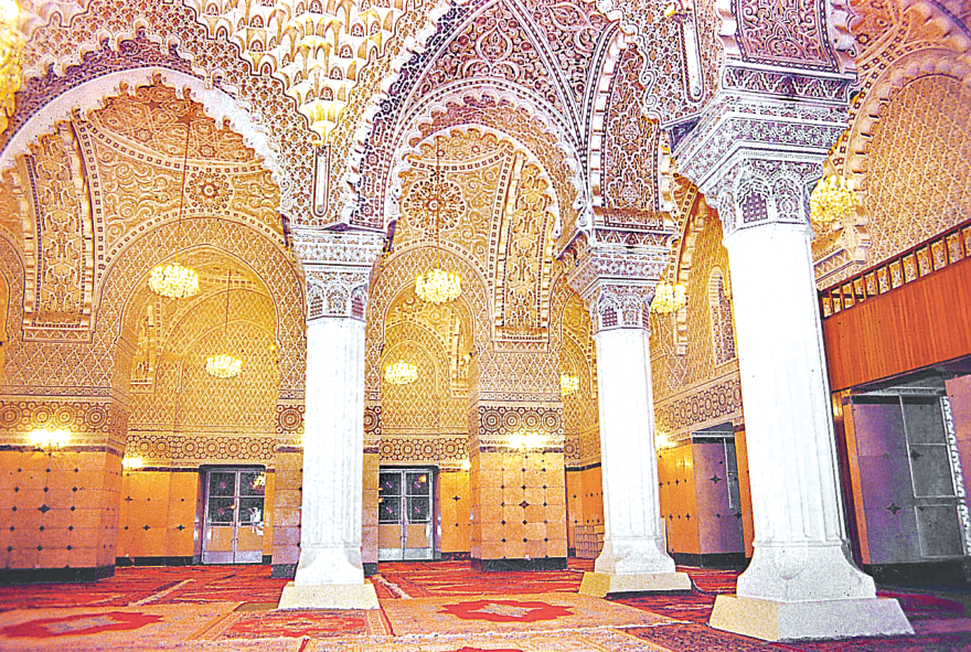 Asıl adı Nu'man bin Sabit bin Zuta el-Kufî'dir.