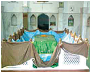 Hindistan'da yetişen evliyadan ve Çeştiyye yolunun büyüklerinden