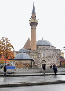 Hanefî mezhebi fıkıh âlimi. Yavuz Sultan Selim Han ve Kanunî Sultan Süleyman Han devri sadrazamlarından