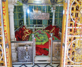 Hindistan'da yetişen evliyadan ve Çeştiyye yolunun büyüklerinden