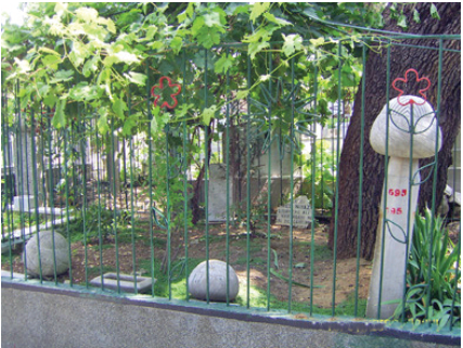 Evliyanın büyüklerinden. Halvetî yolunun Mısriyye kolunun şeyhi