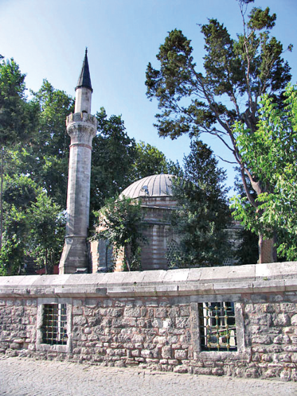 Tarih ve Hanefî mezhebi fıkıh âlimi.