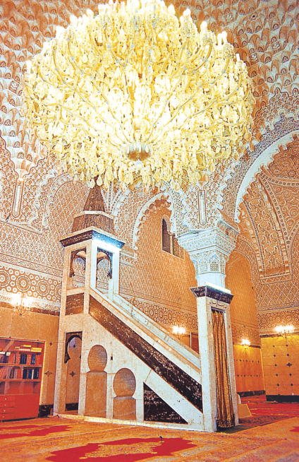 Asıl adı Nu'man bin Sabit bin Zuta el-Kufî'dir.