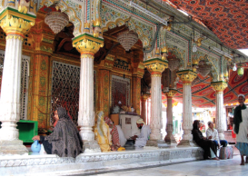 Hindistan'da yetişen evliyadan ve Çeştiyye yolunun büyüklerinden