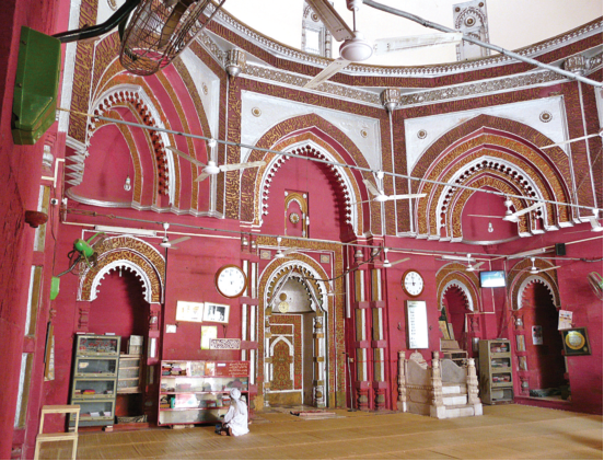 Hindistan'da yetişen evliyadan ve Çeştiyye yolunun büyüklerinden