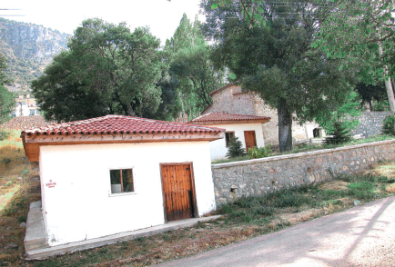 Anadolu'yu aydınlatan meşhur velilerden.