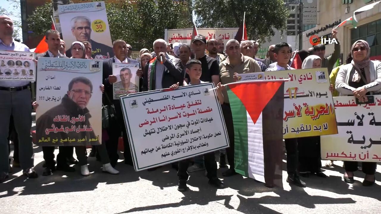  -Filistinliler İsrail hapishanelerindeki esirler için ayakta