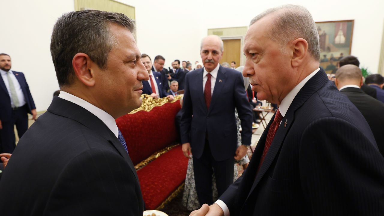  -Erdoğan, salona geçer geçmez talimat vermiş