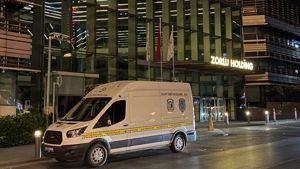 İstanbul'un göbeğinde faciaya ramak kala... Zorlu Holding binasına silahlı saldırı - GÜNDEM