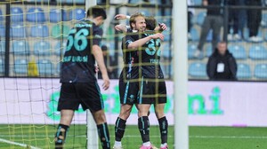 Adana Demirspor, İstanbul'dan 3 puanla ayrıldı! Galibiyet golü Yusuf Barasi'den geldi - SPOR