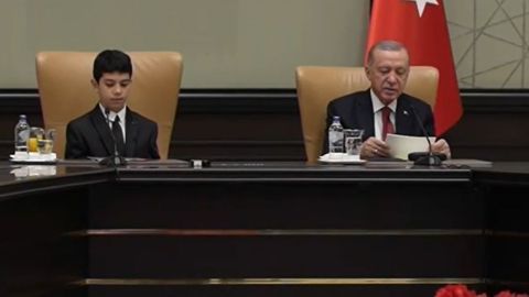 Politika -Cumhurbaşkanı Erdoğan, Külliye'de çocukları kabul etti