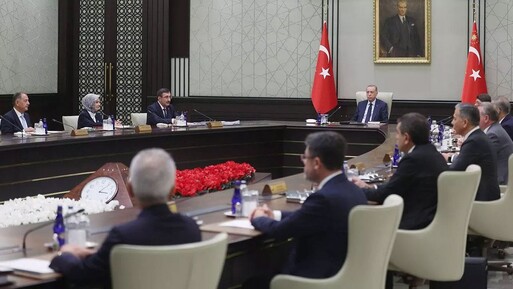 ‘Şatafatlı’ görüntüler MKYK masasında! Erdoğan’ın teşkilatı uyarması bekleniyor - Gündem