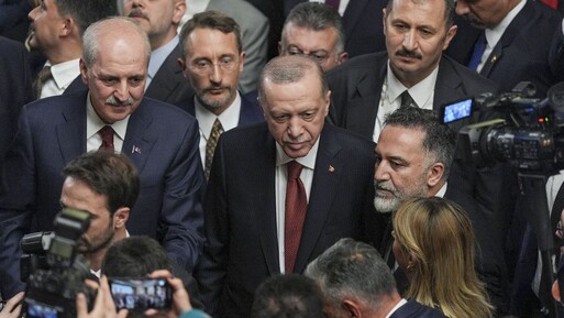 Cumhurbaşkanı Erdoğan CHP lideri Özgür Özel ile TBMM'de bir araya geldi - Politika