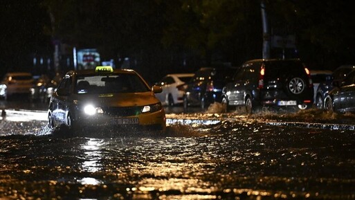 Başkentte sağanak yağış etkili oldu! Ankara'da yollar göle döndü - Gündem