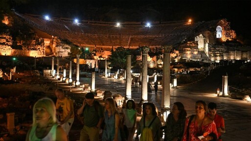 Efes'te yıldızlar altında tarih yolculuğu başladı! - Kültür - Sanat