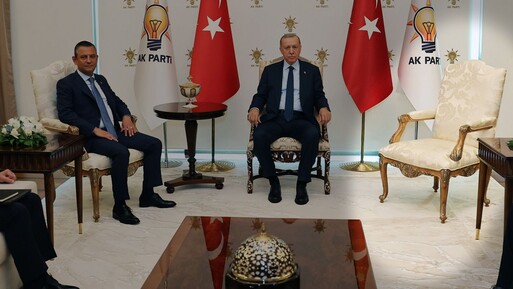 Erdoğan-Özel zirvesinde boş koltuk dikkat çekmişti: AK Parti'den açıklama geldi - Politika