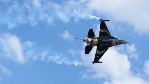 Konya'da uçak seslerinin sebebi belli oldu! Solotürk prova uçuşu yapıyor - Haberler