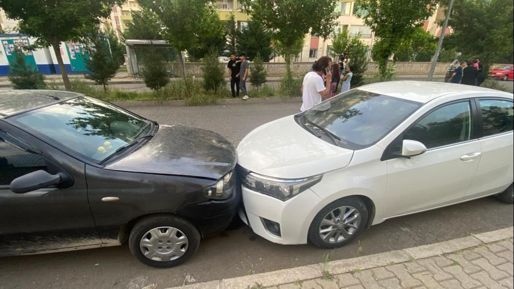 Diyarbakır'da çocuk sürücüler ortalığı savaş alanına çevirdi, 4 araç hasar aldı - Gündem