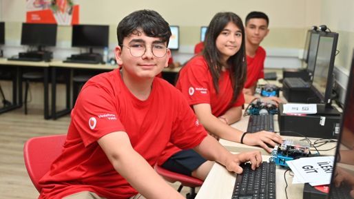 Vodafone Vakfı ve Habitat Derneği'nden gençler için yapay zekâ eğitimi - Ekonomi