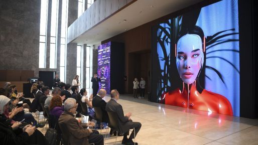 Yapay zeka Avind'den sanat sohbeti! İstanbul Dijital Sanat Festivali başladı - Kültür - Sanat